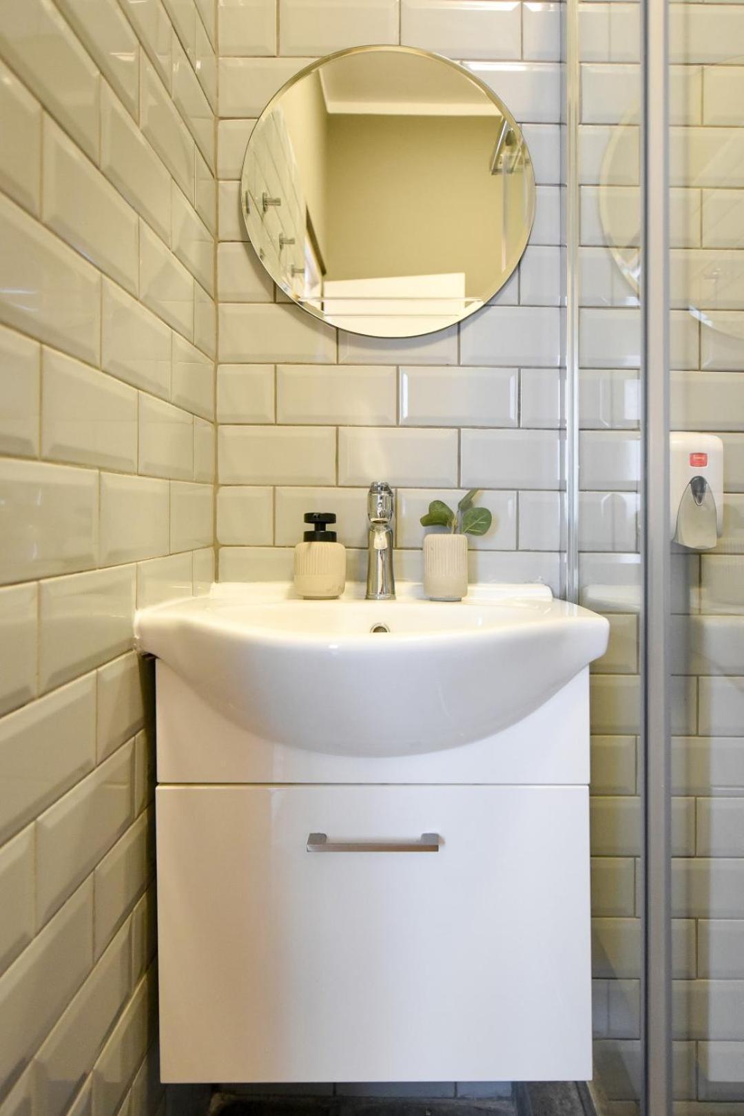 City Center Getaway - Cozy Accommodation For Your Perfect Stay Bukarest Rum bild